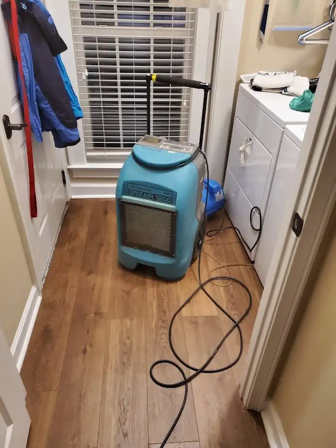 Commercial dehumidifier deployed for Crawl Space Restoration in Cedar Hills